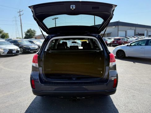 Used 2014 Subaru Outback 2.5i Limited w/ Moonroof Package AWD/4WD image 5