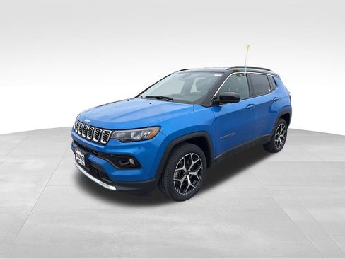 Used 2025 Jeep Compass Limited AWD/4WD image 4