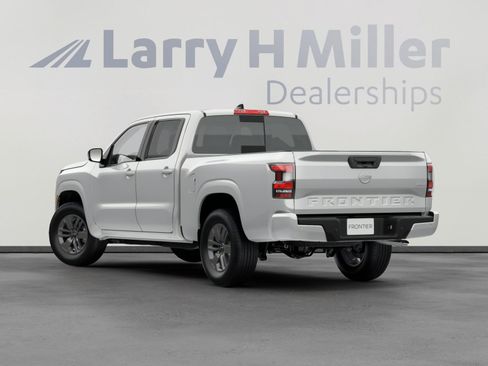 New 2026 Nissan Frontier SV w/ Tow Package AWD/4WD image 7