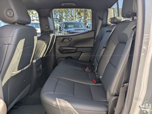 New 2025 Chevrolet Colorado LT w/ LT Convenience Package image 14