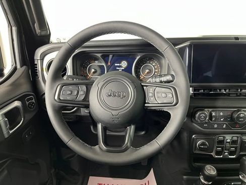 Used 2026 Jeep Wrangler Unlimited Sport AWD/4WD image 18