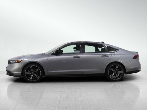 Used 2023 Honda Accord Sport image 2