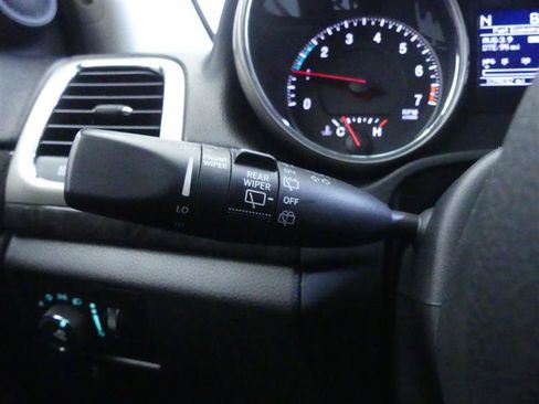 Used 2013 Jeep Grand Cherokee Laredo AWD/4WD image 15