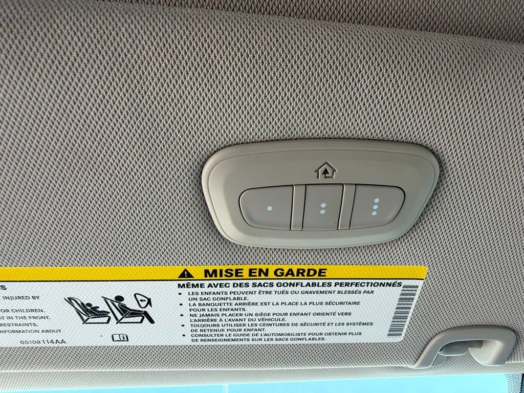 Used 2021 Chrysler Pacifica Touring-L FWD image 34