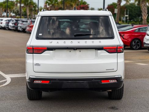 Used 2024 Jeep Wagoneer L Series II w/ Flexible Seating Group RWD image 6