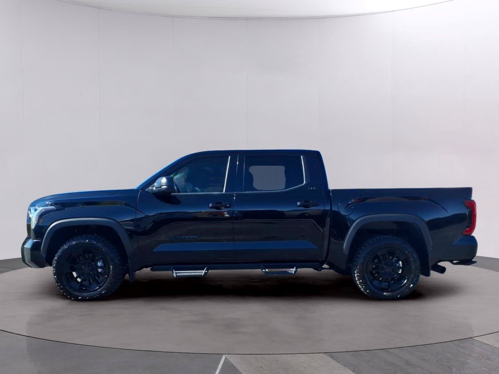 Used 2024 Toyota Tundra SR5 w/ SR5 Premium Package AWD/4WD image 2