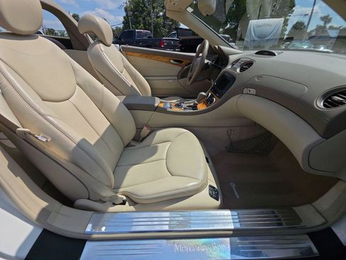 Used 2007 Mercedes-Benz SL 550 image 8