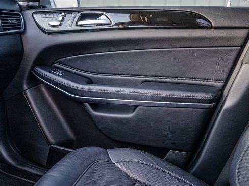 Used 2018 Mercedes-Benz GLS 550 4MATIC image 22