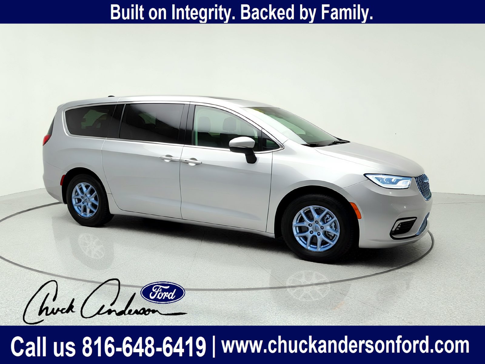 Used 2023 Chrysler Pacifica Touring-L FWD image 10