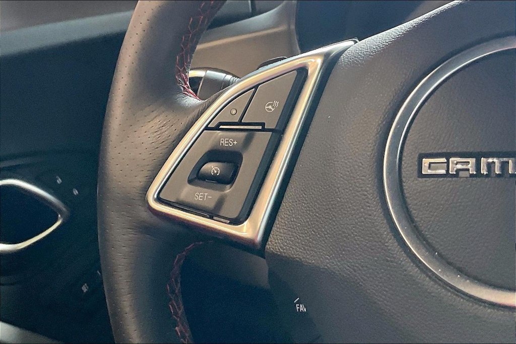 Used 2018 Chevrolet Camaro LT RWD image 8