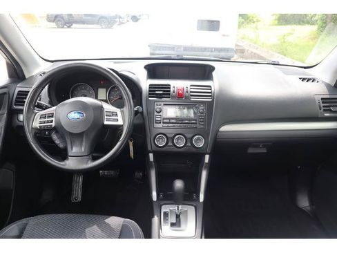 Used 2014 Subaru Forester 2.5i Premium w/ All-Weather Package AWD/4WD image 8