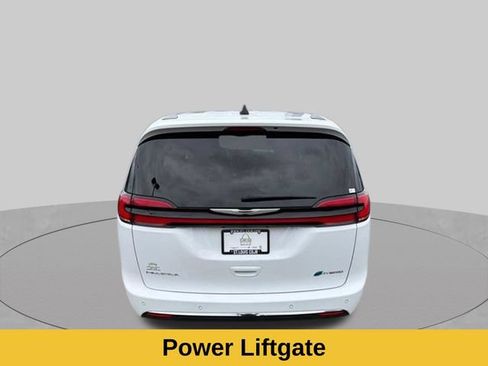 Used 2024 Chrysler Pacifica Limited FWD image 10