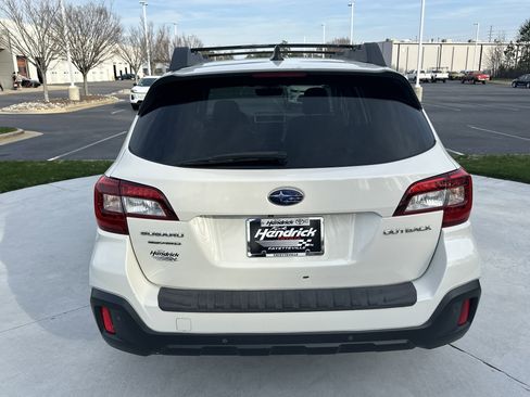 Used 2018 Subaru Outback 2.5i Limited image 9