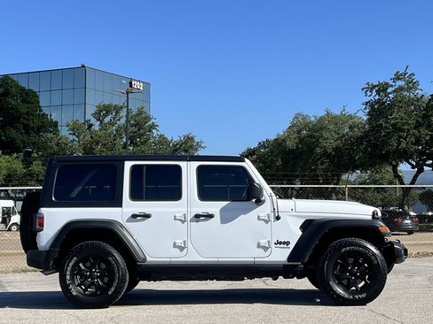 Used 2022 Jeep Wrangler Unlimited Sport AWD/4WD image 3