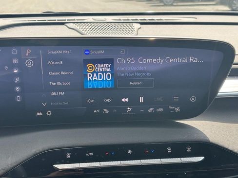 Used 2025 Buick Enclave Preferred FWD image 21