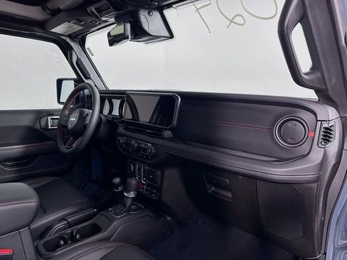 Used 2024 Jeep Wrangler Rubicon image 26