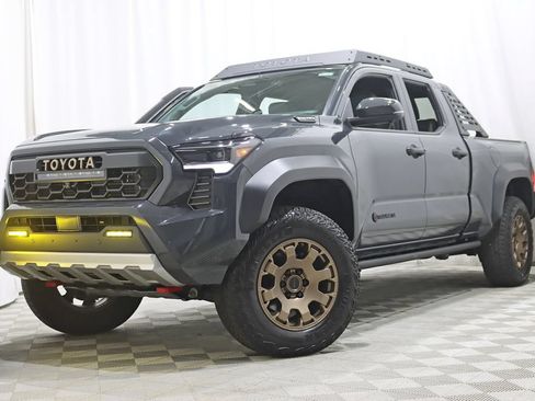 Used 2025 Toyota Tacoma 4x4 Double Cab Hybrid w/ Tow Tech Package image 6