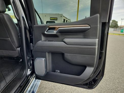 Used 2025 Chevrolet Silverado 1500 High Country AWD/4WD image 13
