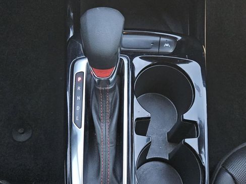 Used 2025 Chevrolet Trax RS w/ Sunroof Package image 15