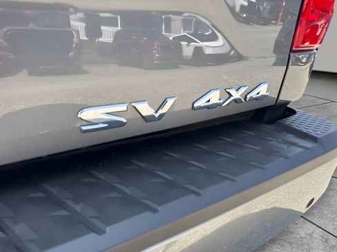 Used 2024 Nissan Titan SV w/ SV Convenience Package AWD/4WD image 21