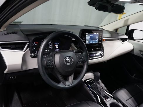 Used 2021 Toyota Corolla L image 11