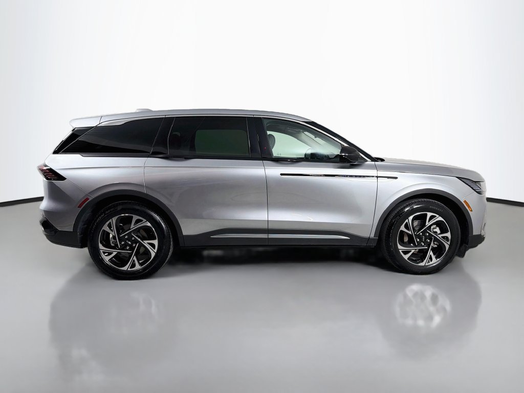 Used 2026 Lincoln Nautilus Premier w/ Equipment Group 102A AWD/4WD image 4