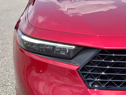 Certified 2025 Honda Accord SE image 10
