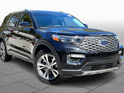 Used 2020 Ford Explorer Platinum w/ Premium Technology Package image 3