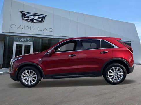 Certified 2023 Cadillac XT4 Luxury w/ Cold Weather Package AWD/4WD image 3