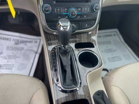 Used 2015 Chevrolet Malibu LT FWD image 33