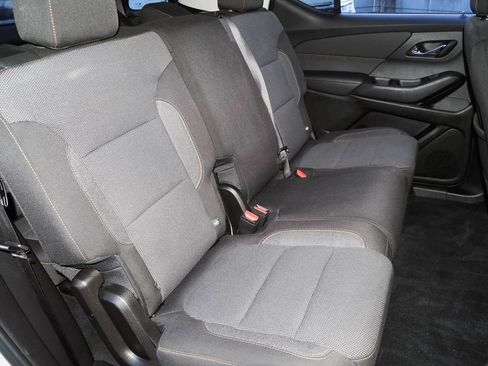 Used 2021 Chevrolet Traverse LS image 22