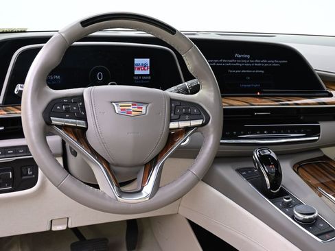 Used 2023 Cadillac Escalade Sport Platinum w/ LPO, ONYX Package AWD/4WD image 12