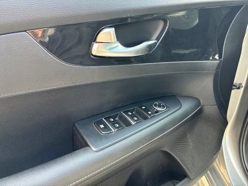 Used 2023 Kia Forte GT-Line w/ GT-Line Premium Package FWD image 5