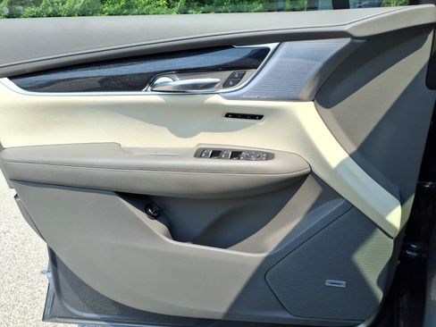 Used 2021 Cadillac XT6 Premium Luxury FWD image 19