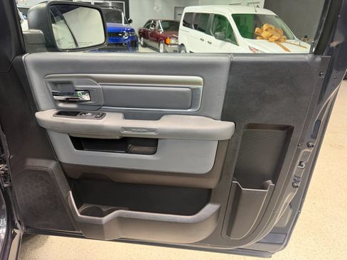 Used 2018 RAM 1500 Express RWD image 24
