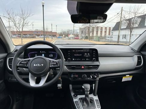 New 2026 Kia Seltos LX image 3