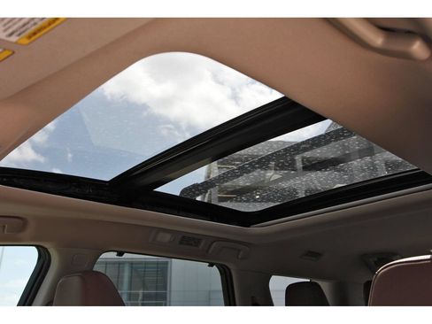 Used 2024 Nissan Pathfinder Platinum FWD image 35