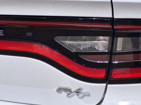 Used 2022 Dodge Charger R/T w/ Plus Group RWD image 8