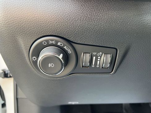 New 2026 Jeep Compass Latitude image 18