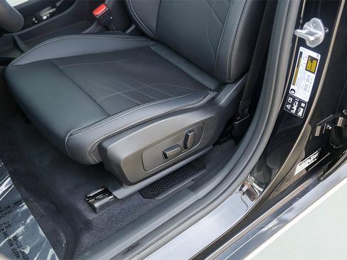 Used 2026 BMW X1 xDrive28i image 11