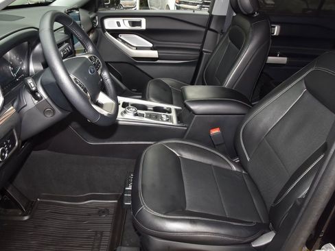 Certified 2024 Ford Explorer Limited w/ Limited Technology Package AWD/4WD image 13