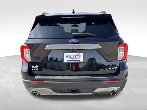 Used 2023 Ford Explorer XLT w/ Equipment Group 202A image 6