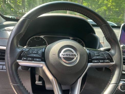 Used 2020 Nissan Altima 2.5 SR FWD image 16