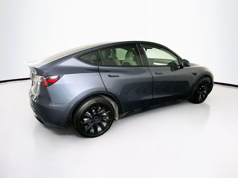 Used 2023 Tesla Model Y AWD image 10