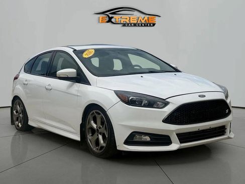 Used 2016 Ford Focus ST w/ Equipment Group 401A FWD image 9