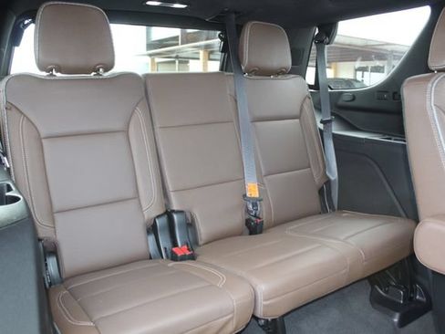 Used 2024 Chevrolet Tahoe High Country w/ Advanced Technology Package AWD/4WD image 22
