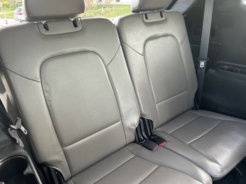 Used 2019 Hyundai Santa Fe XL image 24