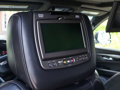 Used 2018 Cadillac Escalade ESV Platinum image 52