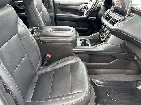 Used 2021 Chevrolet Suburban LT RWD image 11