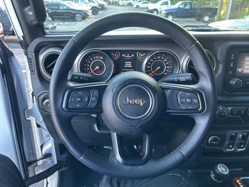 Used 2018 Jeep Wrangler Sport image 16